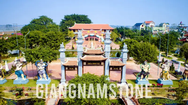 cổng tam quan chùa ninh tảo